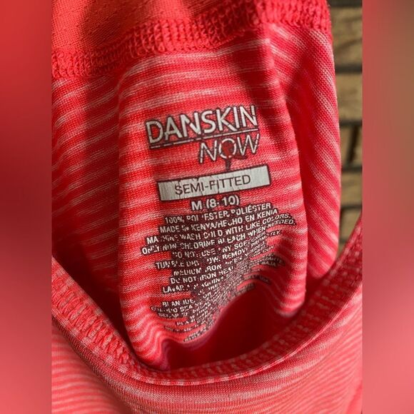 Two medium Danskin tanks‎ - Picture 6 of 9